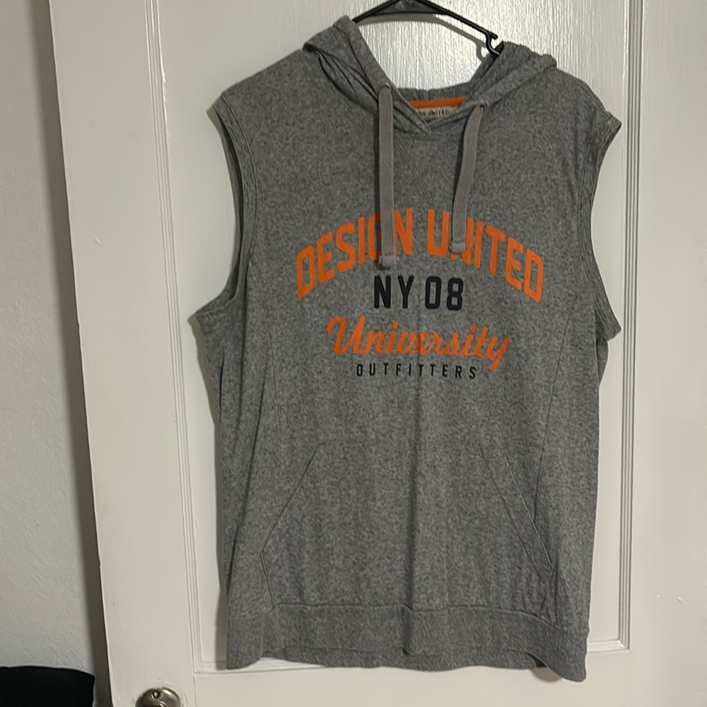 Sleevless top with hood